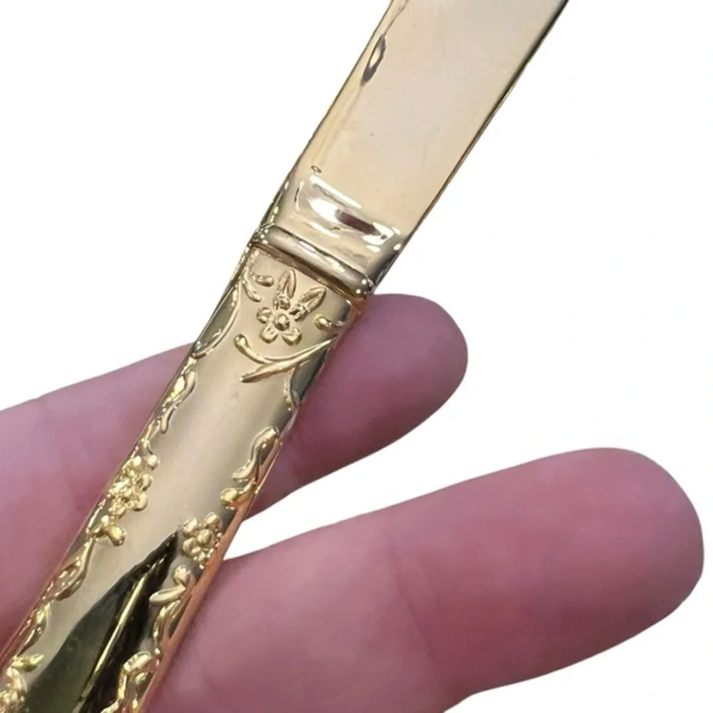 31 WM Rogers & Son Gold Plated Flatware Silverware Enchanted Rose Floral Scroll‎